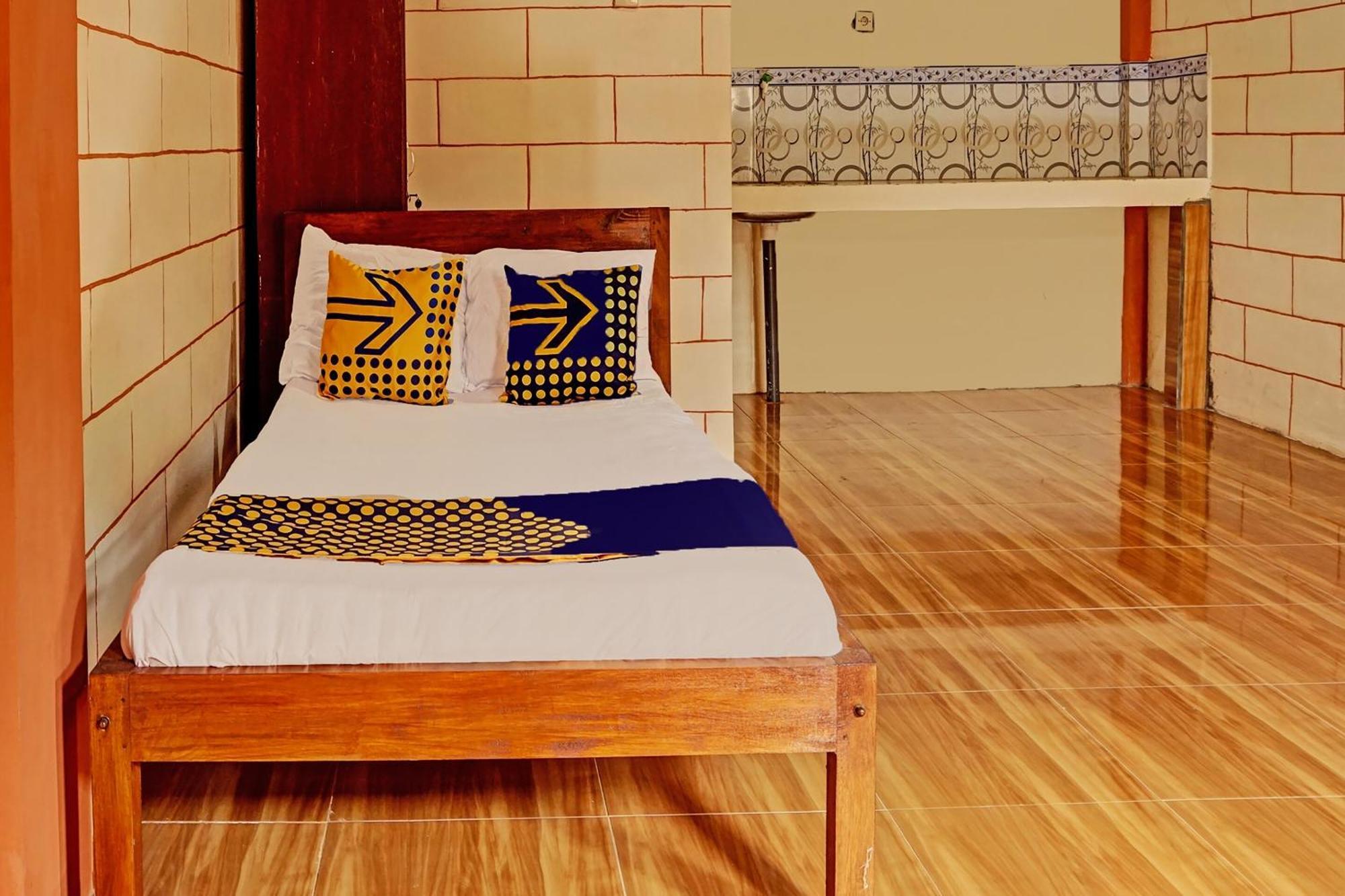 Hotel Oyo Life 92568 Joglo Syariah 2*