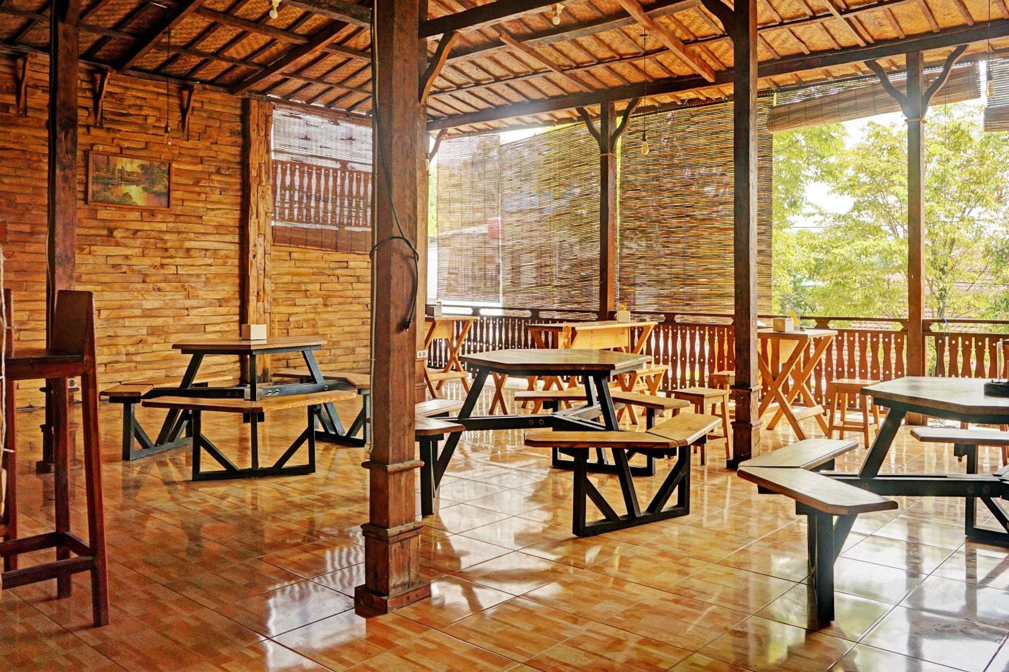 Hotel Oyo Life 92568 Joglo Syariah