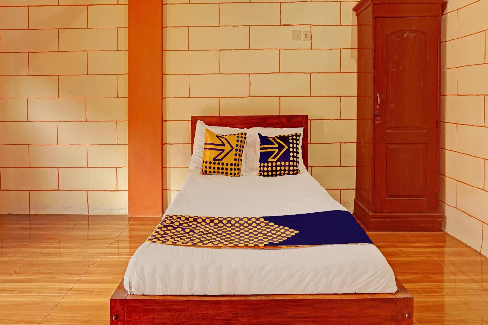 Hotel Oyo Life 92568 Joglo Syariah Malang
