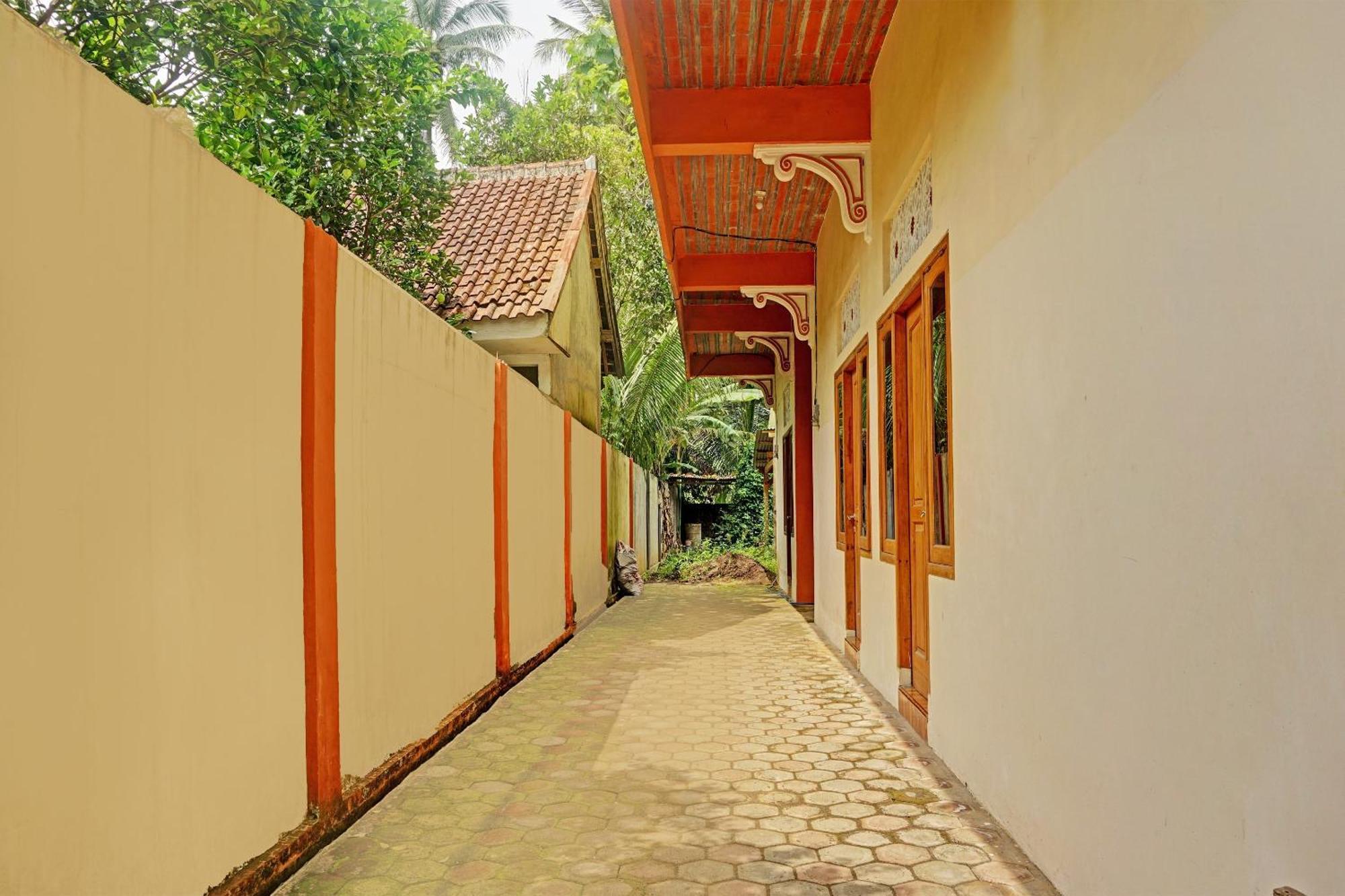 Hotel Oyo Life 92568 Joglo Syariah