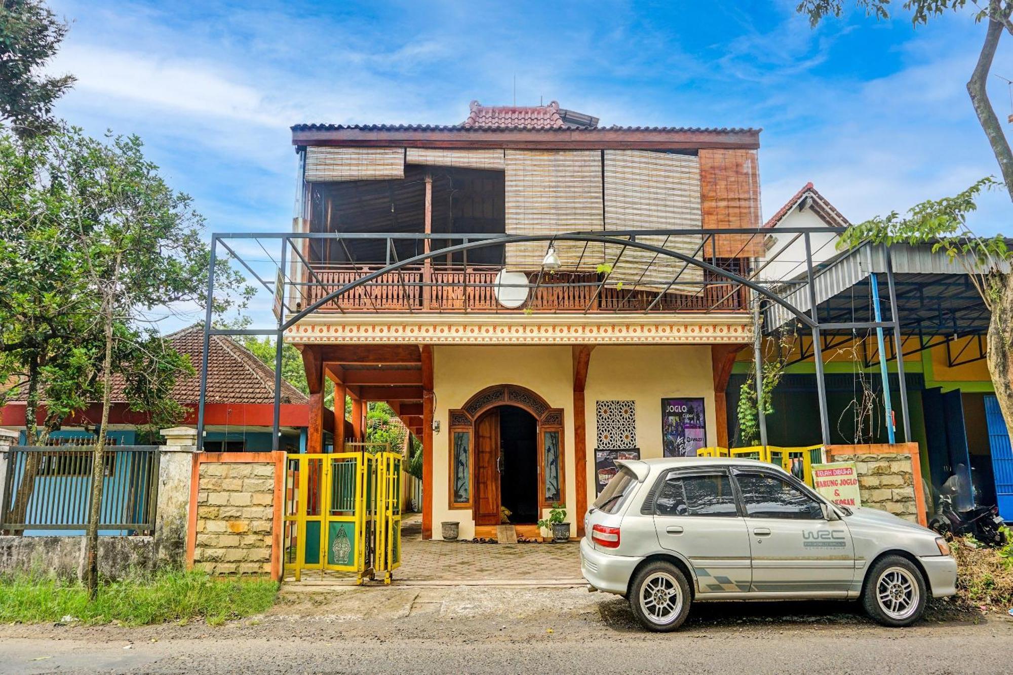 Oyo Life 92568 Joglo Syariah 2* Malang